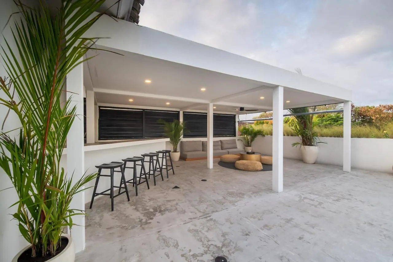 Villa Giraffe Seminyak, 4Br Short Walk To Potato Head