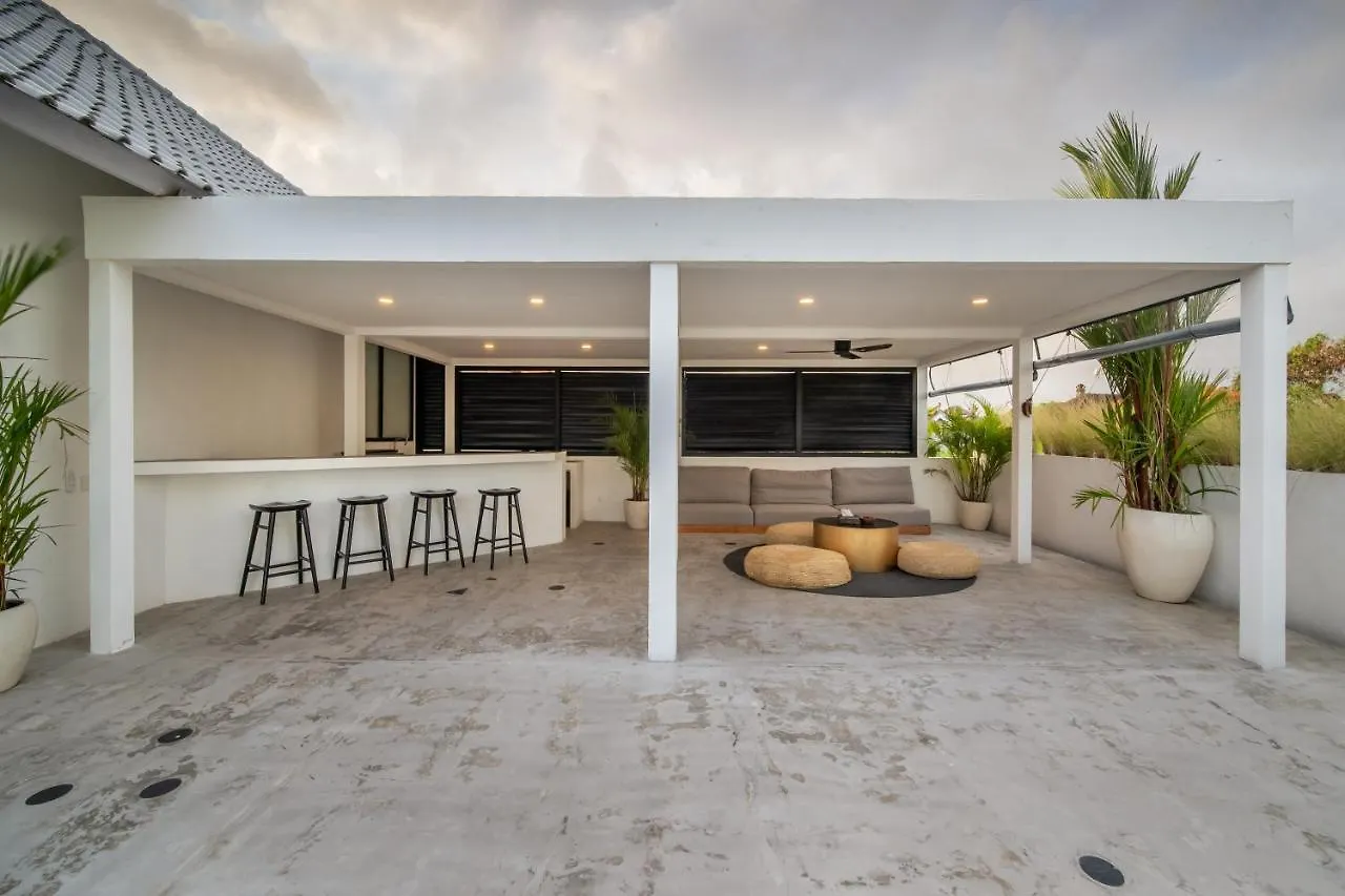 Villa Giraffe Seminyak, 4Br Short Walk To Potato Head 0*,