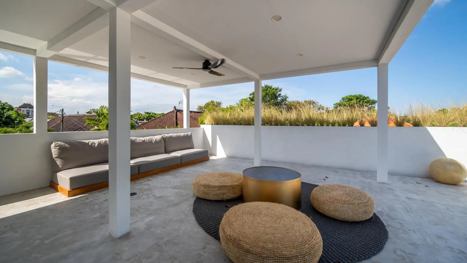 Villa Giraffe Seminyak, 4Br Short Walk To Potato Head