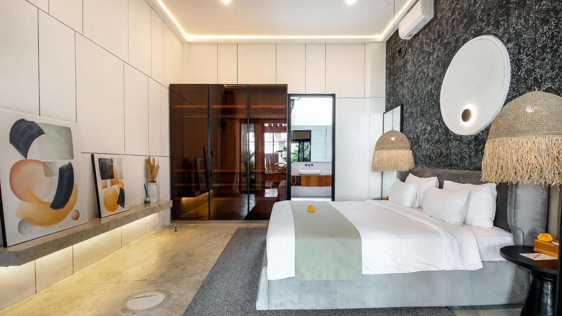Villa Giraffe Seminyak, 4Br Short Walk To Potato Head